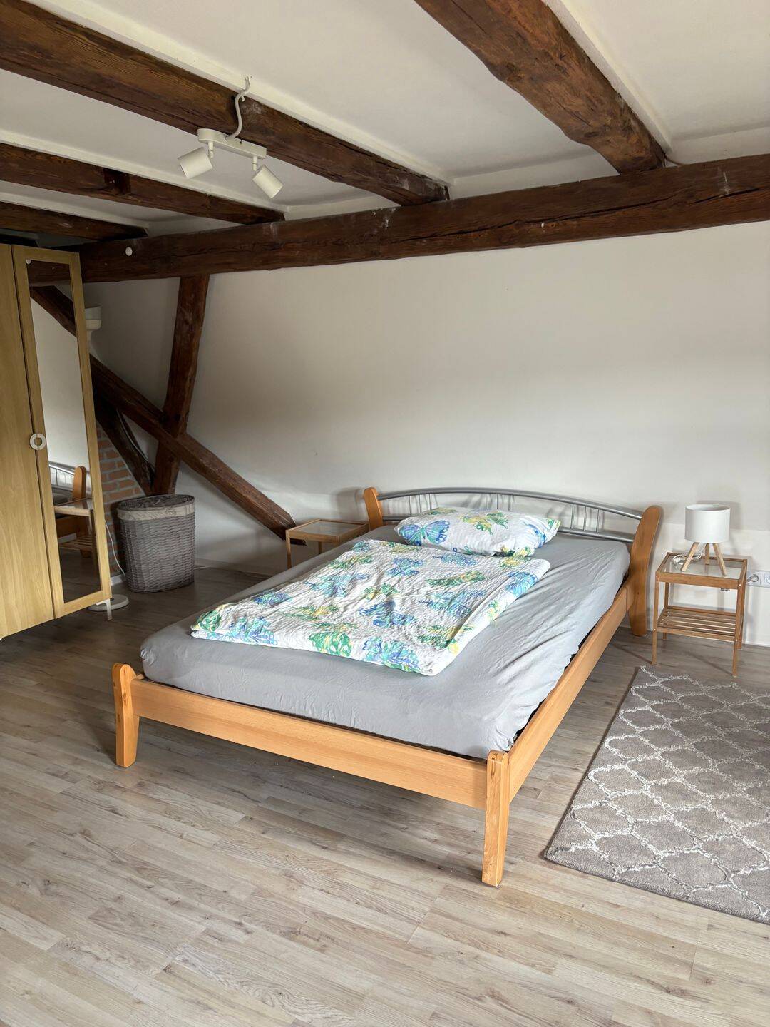 Großes WG-Zimmer 34qm mit Aussicht, Terrasse, Garten in Windsbach, 91575 Windsbach