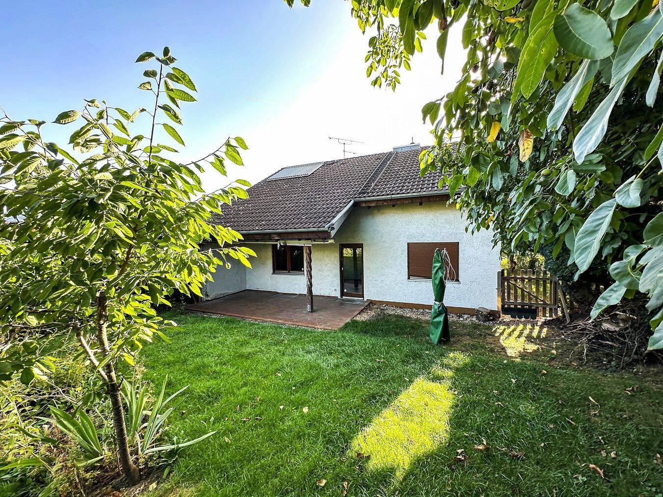 EFH mit Doppelgarage – gute Grundsubstanz ideal für Heim-/Handwerker –, 84539 Zangberg