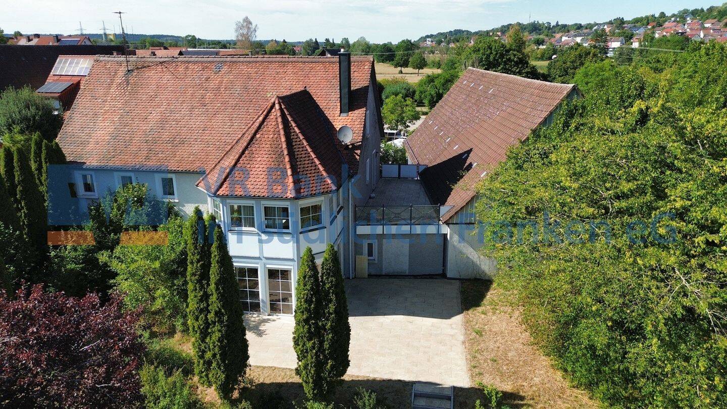 Historisches Anwesen mit herrschaftlicher Hauptwohnung, viel Potenzial und idyllischem Garten, 91555 Feuchtwangen