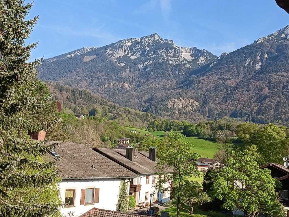 Sonnige 2-Zimmer-Wohnung mit großem Balkon & traumhaftem Bergblick in Bad Reichenhall, 83435 Bad Reichenhall