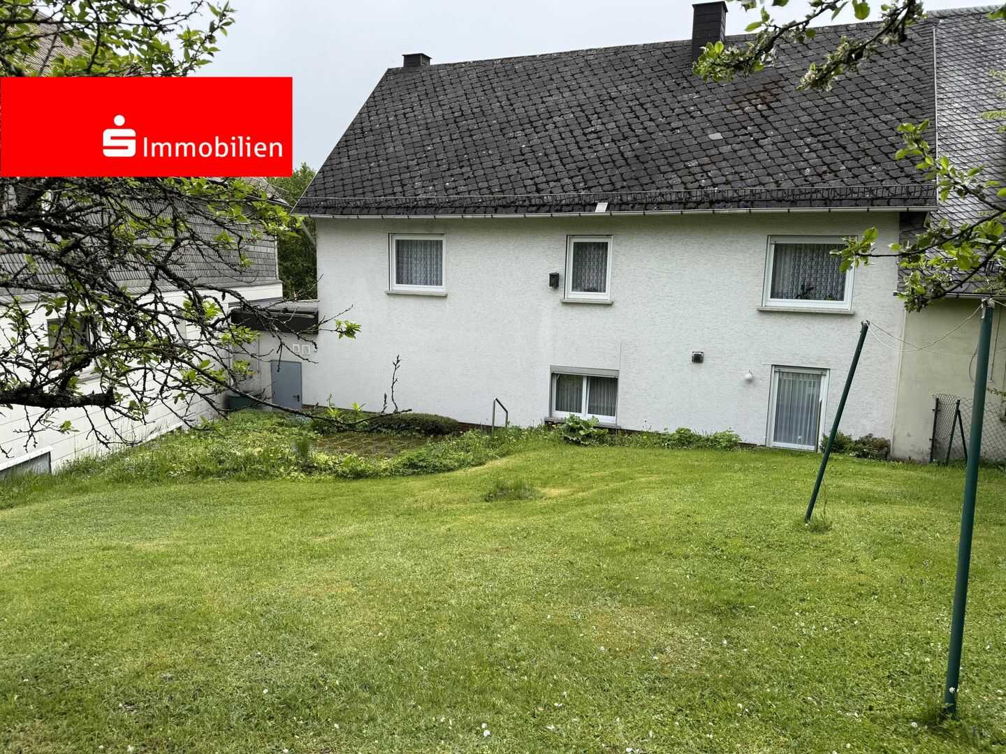 Solides Einfamilienhaus mit kleiner Gewerbeeinheit!, 35719 Angelburg