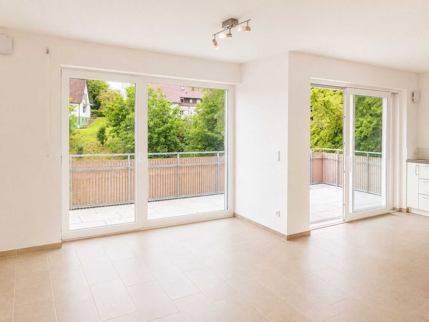 Ab sofort frei: moderne 3-Zi.-Wohnung in ruhiger Sonnenlage, 71570 Oppenweiler