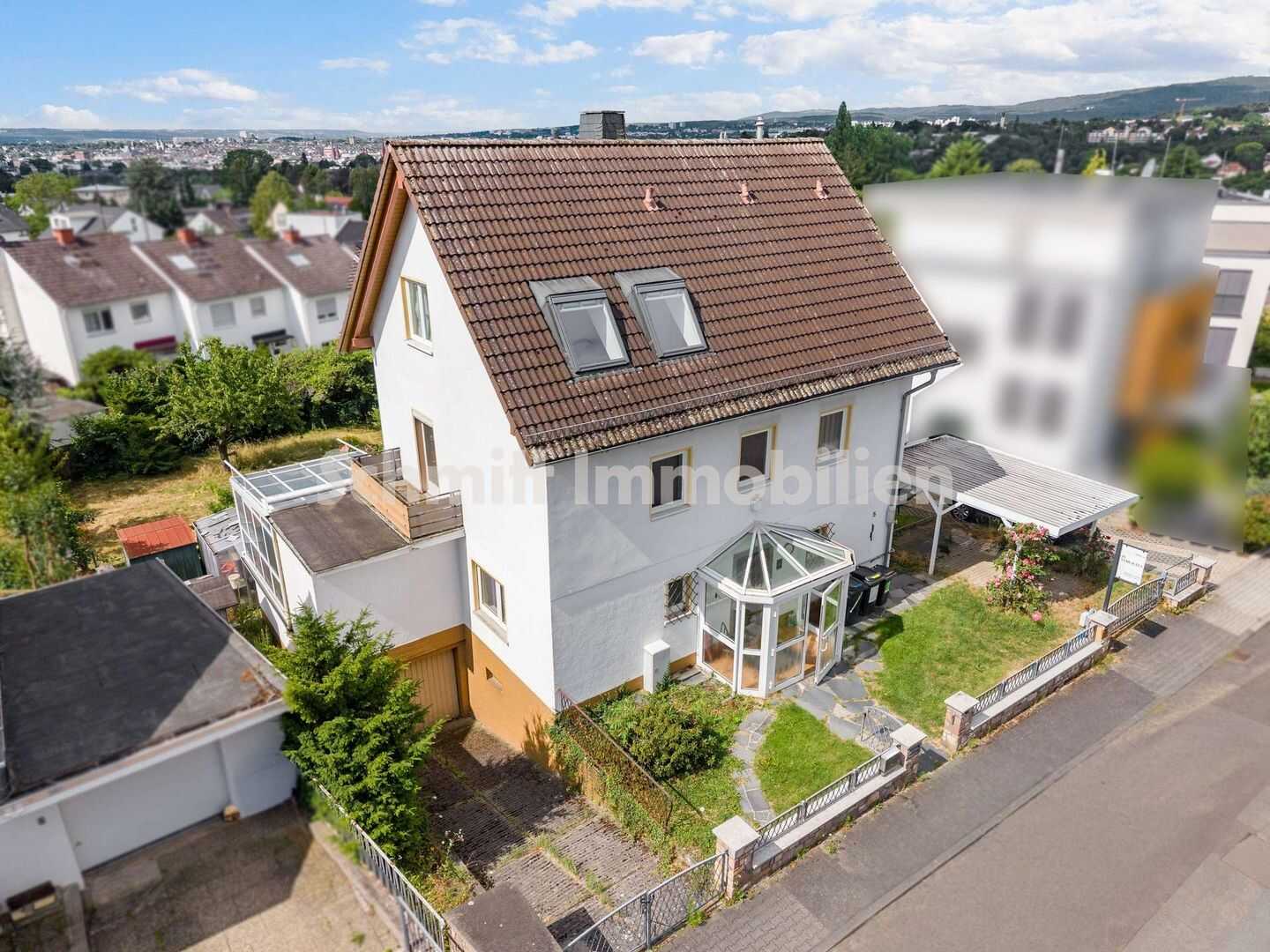 Weitblick über Wiesbaden: Freistehendes Einfamilienhaus mit großem Garten in Sonnenberg, 65191 Wiesbaden (Bierstadt Sonnenberg Wiesbaden)
