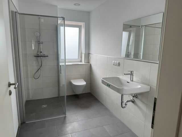 Neubau Moderne 3-Zimmer-DG im KfW 40 hochwertige WG für 2 Personen, 28719 Bremen (Blockland Burg-Grambke Burgdamm Werderland)