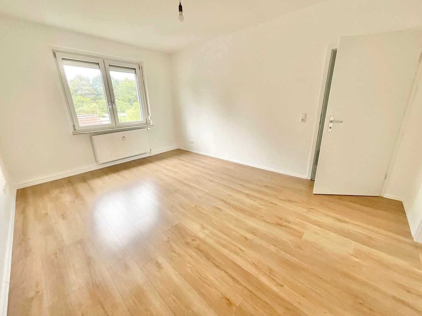 Attraktive 2-Zimmer-Wohnung mit Tageslichtbad und großer Küche!, 45355 Essen (Bergeborbeck Bochold Borbeck-Mitte)
