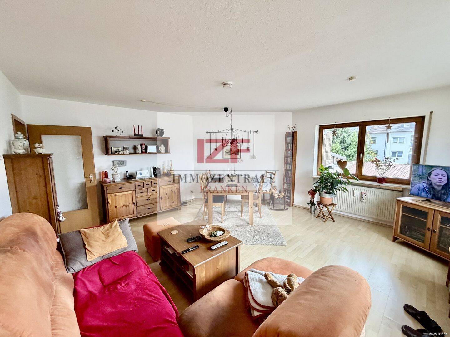 Zentral in Altdorf: Gepflegte 3-Zimmer-Wohnung mit Balkon und Tageslichtbad, 90518 Altdorf b. Nürnberg