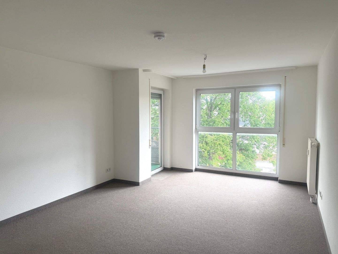 – 2-RAUM – Wohnung MIT BALKON – SENIOR LIVING – barrierefrei, 9126 Chemnitz (Altchemnitz Bernsdorf Gablenz Lutherviertel Sonnenberg)