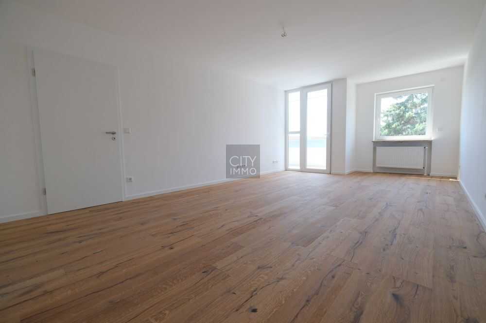 Erstbezug nach Komplettsanierung- Helle Wohnung mit Balkon, Einbauküche, Aufzug und Blick ins Grüne, 90765 Fürth