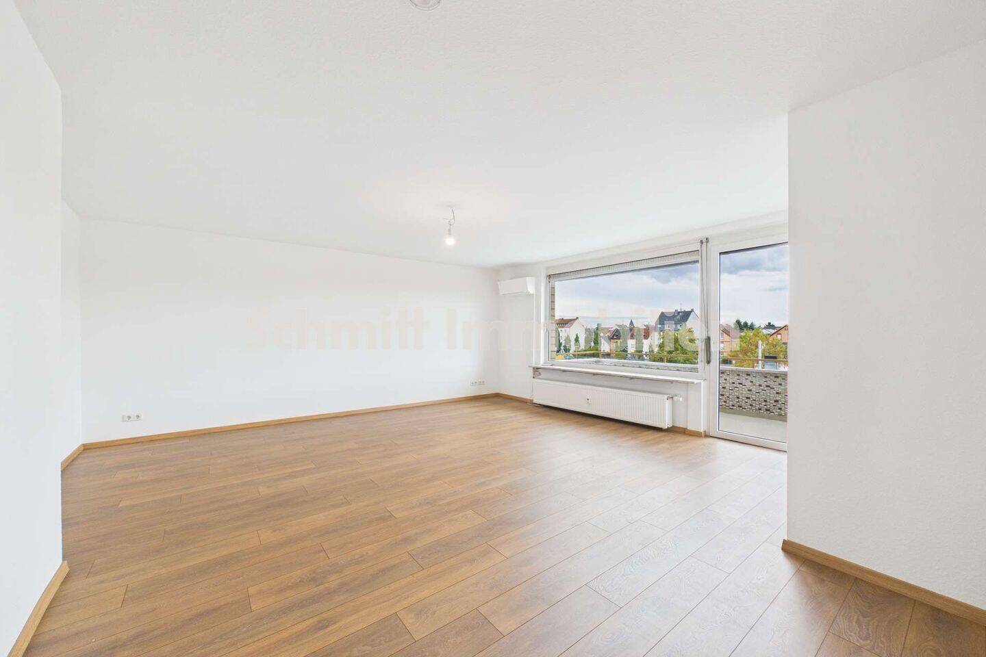 Bezugsfreie 5-Zimmer-Penthouse-Wohnung mit drei Balkonen in Frankfurt-Griesheim, 65933 Frankfurt am Main (Griesheim)
