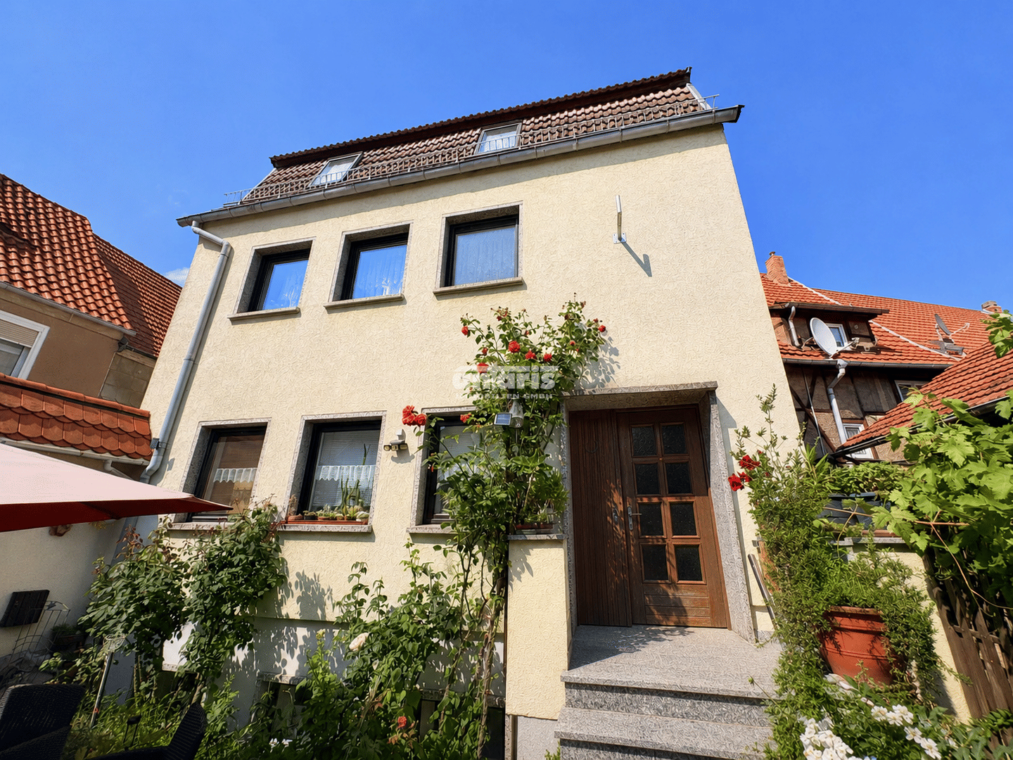 antaris Immobilien GmbH **Einfamilienhaus mit Charme, Innenhof, Garage und Gartengrundstück**, 99955 Bad Tennstedt