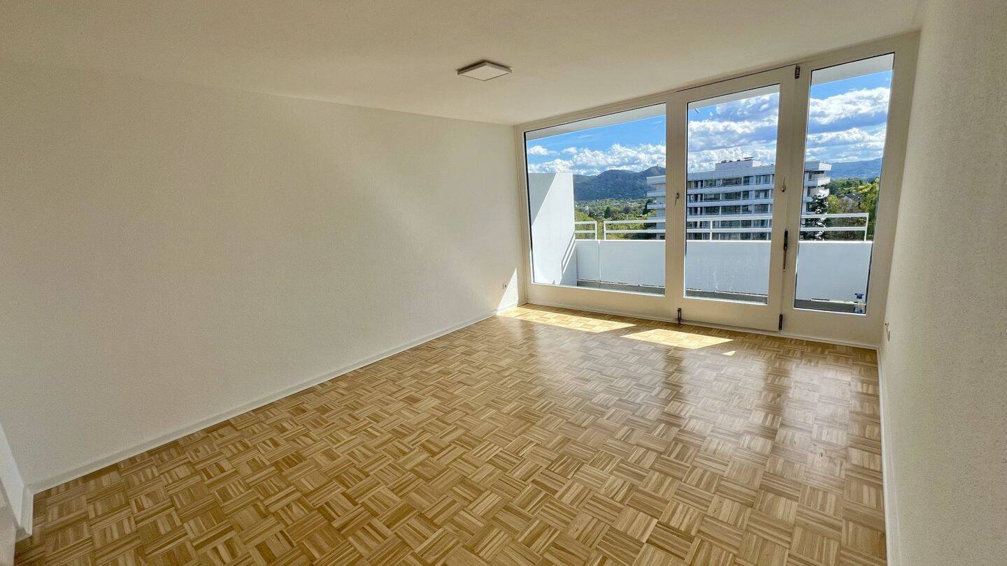 Helle 1-Zimmer-Wohnung im obersten Geschoss mit Weitblick – Frisch renoviert, 53177 Bonn