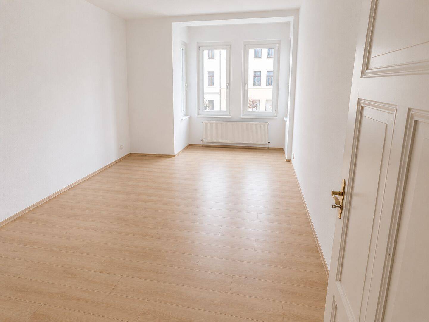 Großzügige 4-Zimmer Wohnung in der Wolfenbüttler Str. zur Miete