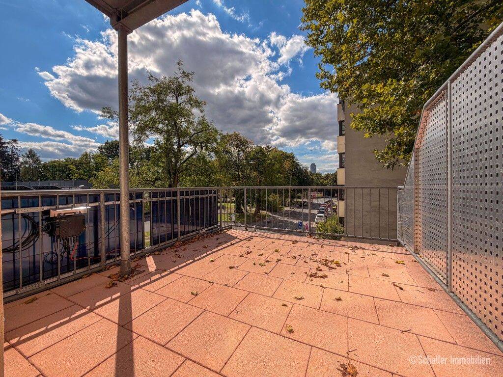 Charmante 2-Zimmer-Altbauwohnung mit großem Balkon in Nürnberg – St. Jobst / Wohnung mieten, 90491 Nürnberg