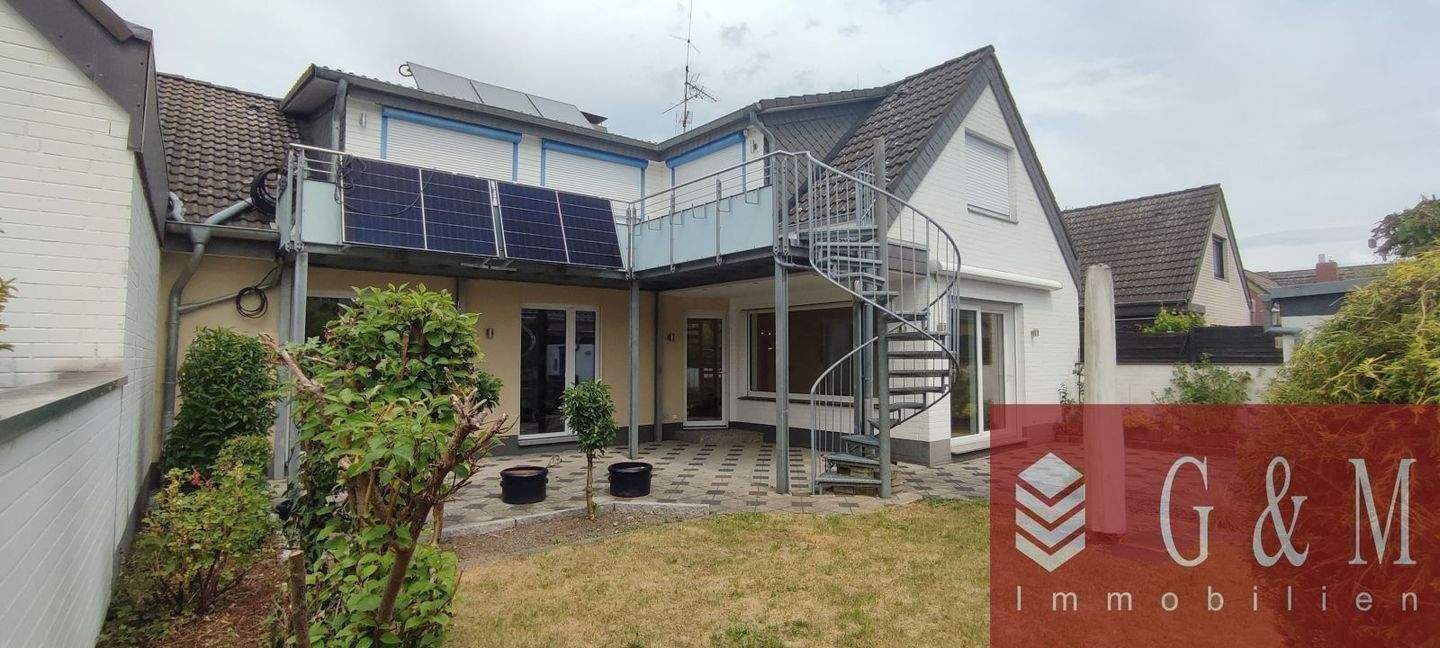 Burgdorf-Weststadt: Einfach nur einziehen – riesiges, saniertes Familienparadies, 31303 Burgdorf