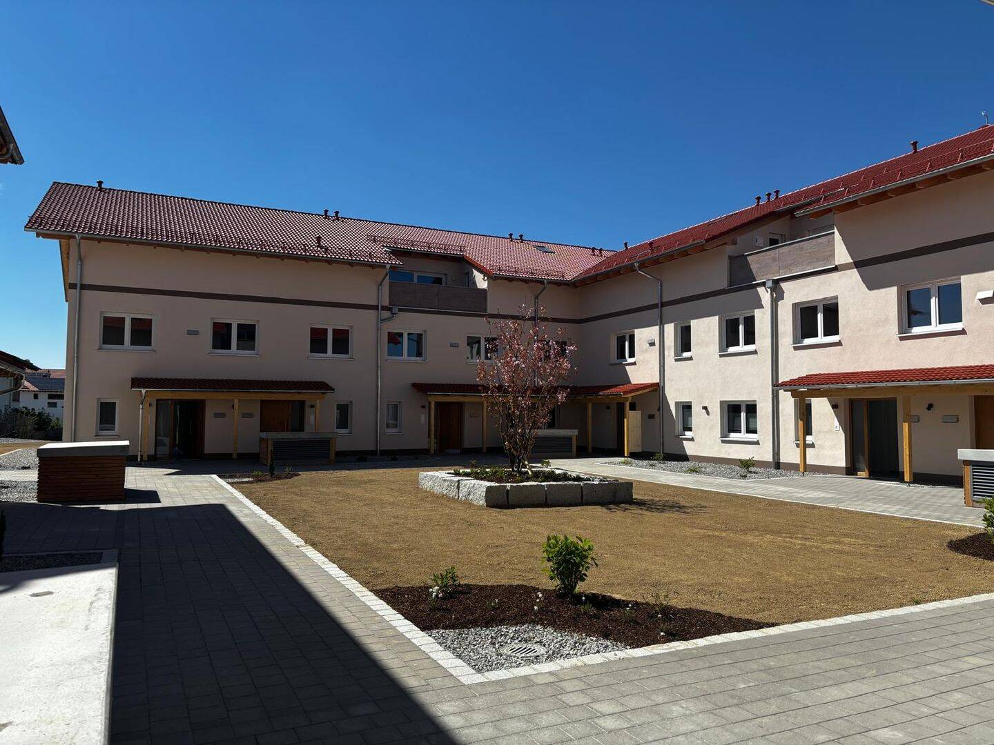 Helle 2-Zimmer-Wohnung mit Balkon, Einbauküche und Tiefgaragenstellplatz (WHG 31), 84550 Feichten a.d. Alz