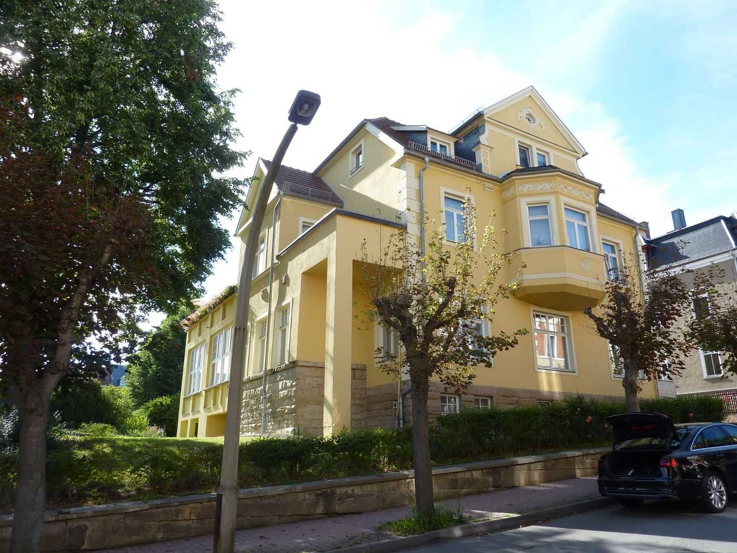*** Großzügige 3-Zimmer-Wohnung / Balkon mit Blick ins Grüne ***, 7580 Ronneburg
