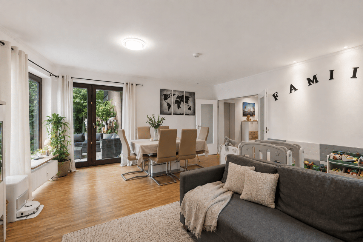 Alt-Rahlstedt: Helle 4-Zimmer-Erdgeschosswohnung mit Terrasse und viel Grün – ideal für Familien, 22149 Hamburg (Wandsbek Rahlstedt Tonndorf)