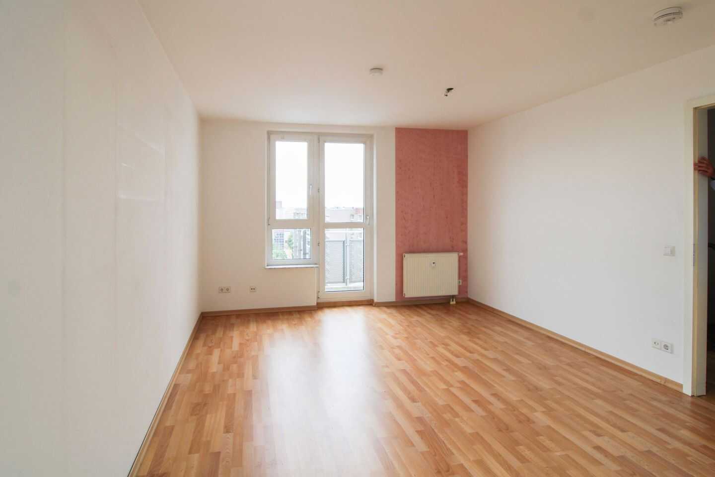 Unkompliziert einziehen oder : 2-Zi.-ETW mit Balkon, TG-Stellplatz und Aufzug in guter Lage, 4209 Leipzig (Grünau-Mitte Grünau-Nord Grünau-Ost Schönau)