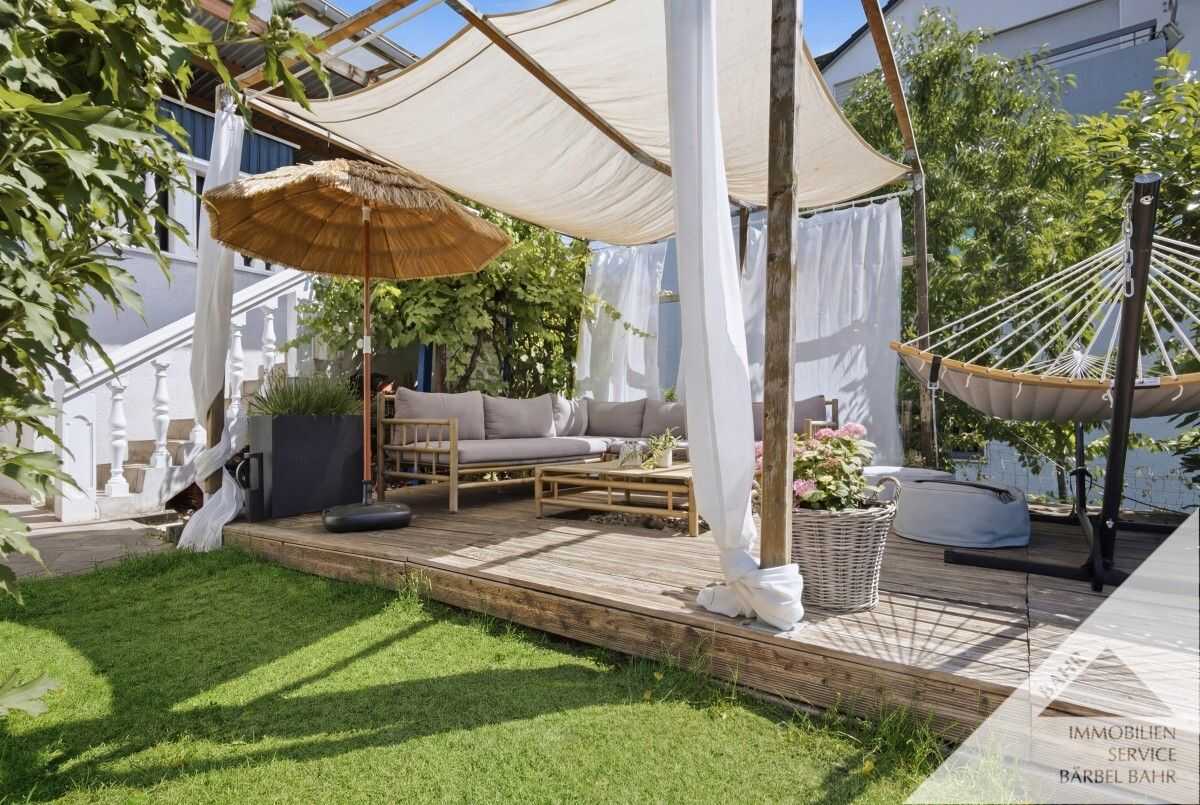 Mediteranes Reiheneckhaus mit Einliegerwohnung in zentraler Lage von Sindelfingen, 71065 Sindelfingen