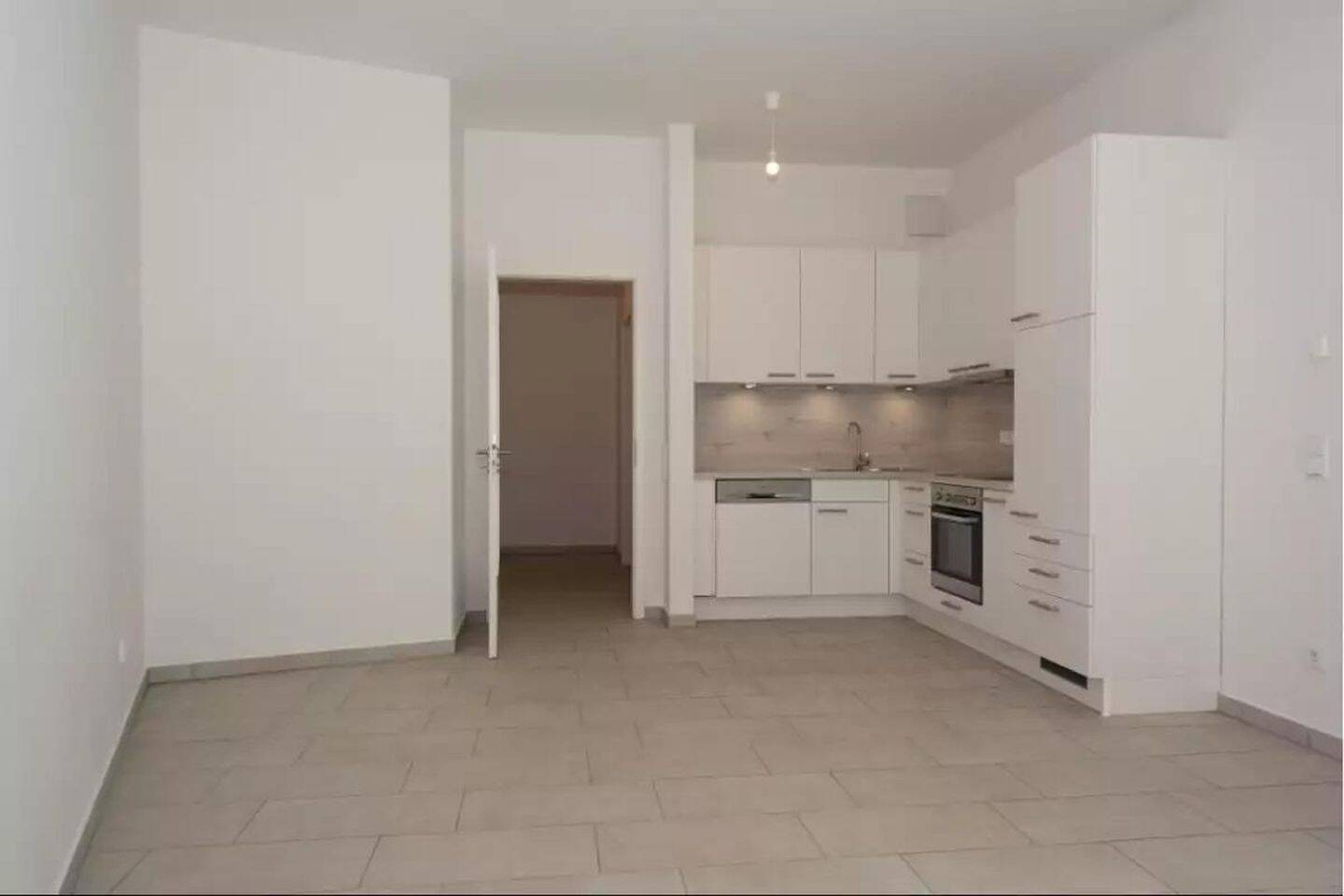 2-Zimmer-Wohnung zur Miete Hasenbräugelände Terrasse EBK Tiefgaragenstellplatz, 86150 Augsburg (Innenstadt)