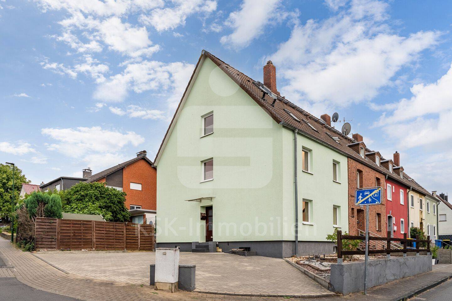 Großzügiges Reihenendhaus mit Garten in Kerpen-Balkhausen, 50169 Kerpen