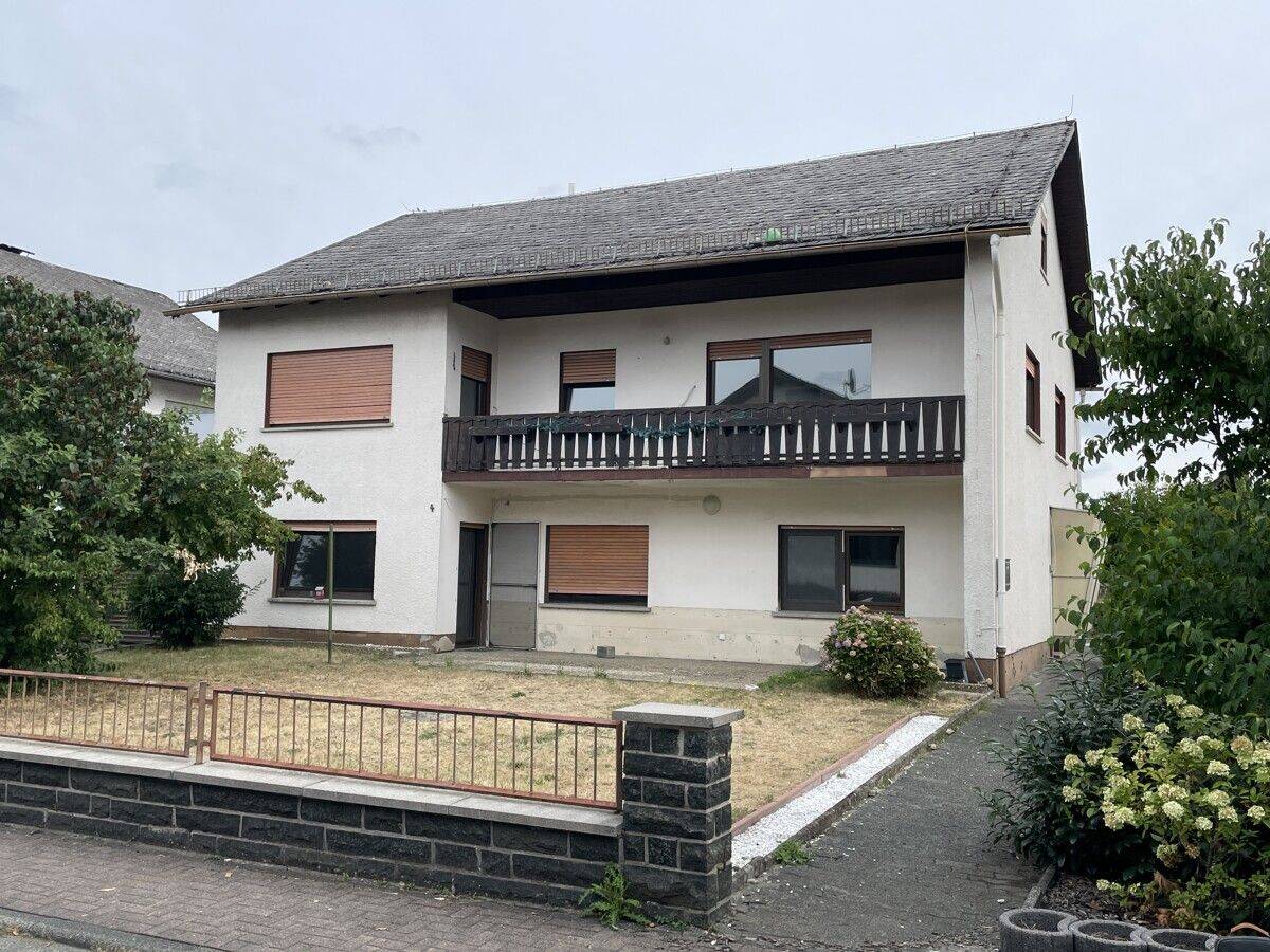 Bad Endbach: modernisiertes Wohnhaus mit zwei Einheiten, 35080 Bad Endbach