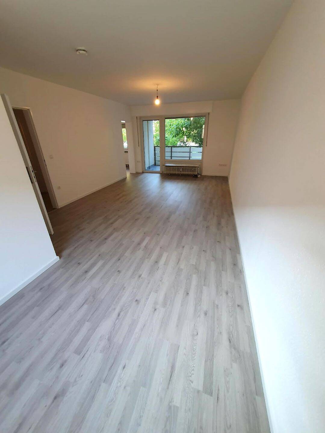 Sehr schöne renovierte 2 Zimmer Wohnung mit Balkon in Duisburg zu vermieten, 47167 Duisburg (Marxloh Neumühl Obermarxloh Röttgersbach)