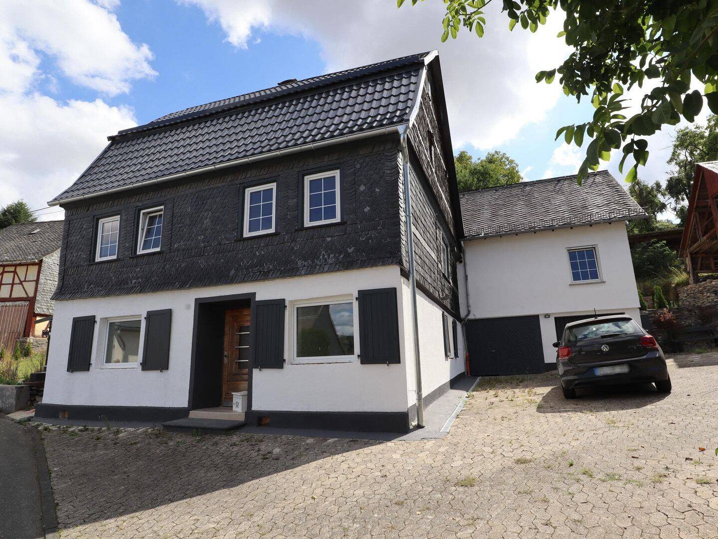 Renoviertes Bauernhaus mit Garten, großzügiger Scheune und Hoffläche, 56858 Altlay
