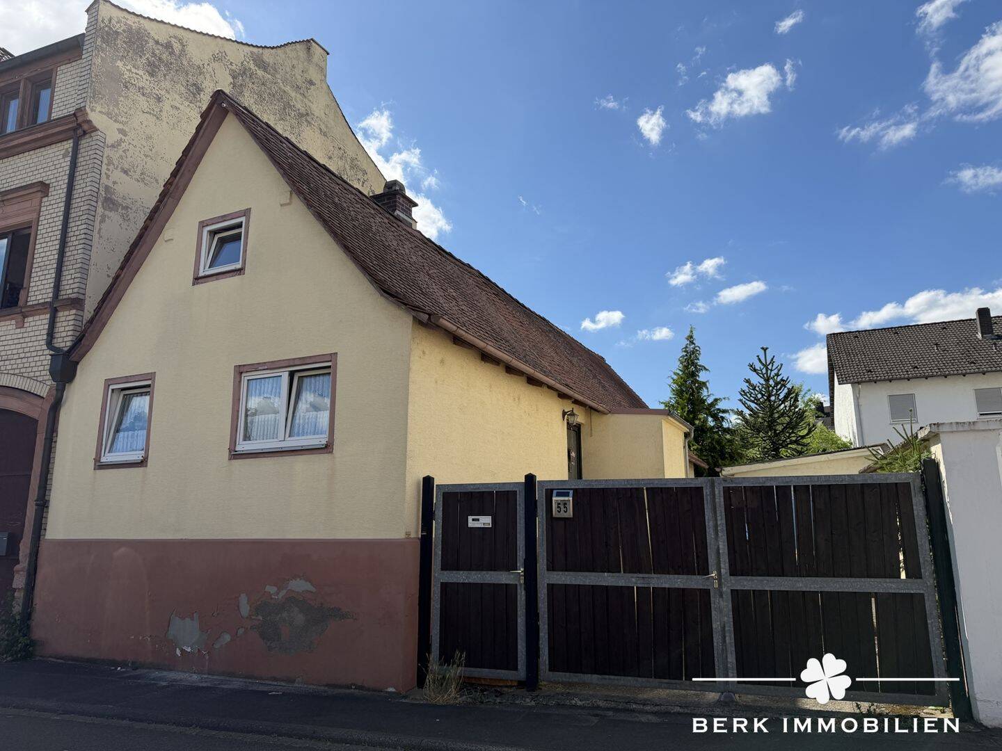 BERK Immobilien – Charmantes Fachwerkhaus mit Geschichte und besonderem Wohnflair, 63741 Aschaffenburg (Damm Innenstadt Leider Nilkheim Strietwald)