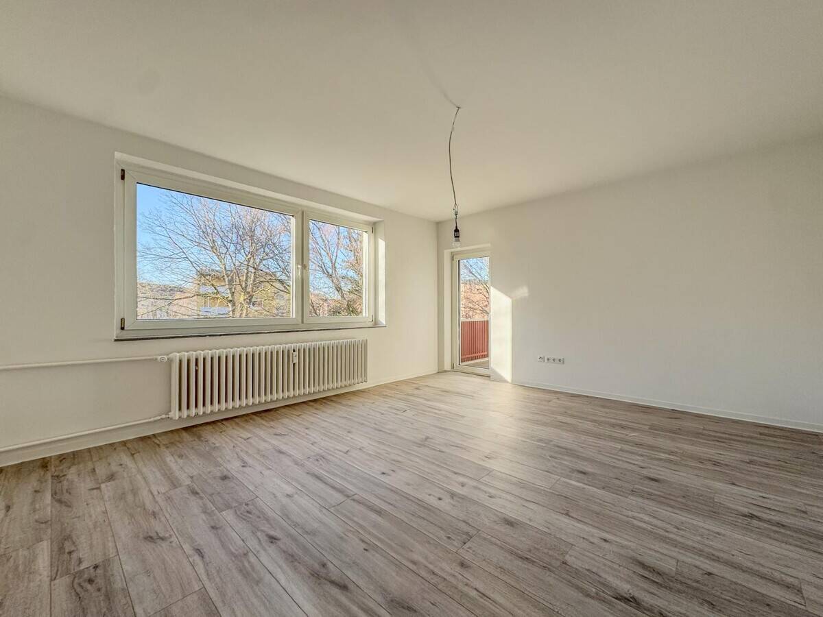 Moderne 4-Zimmer-Wohnung mit großem Balkon im herzen von Minden, 32425 Minden