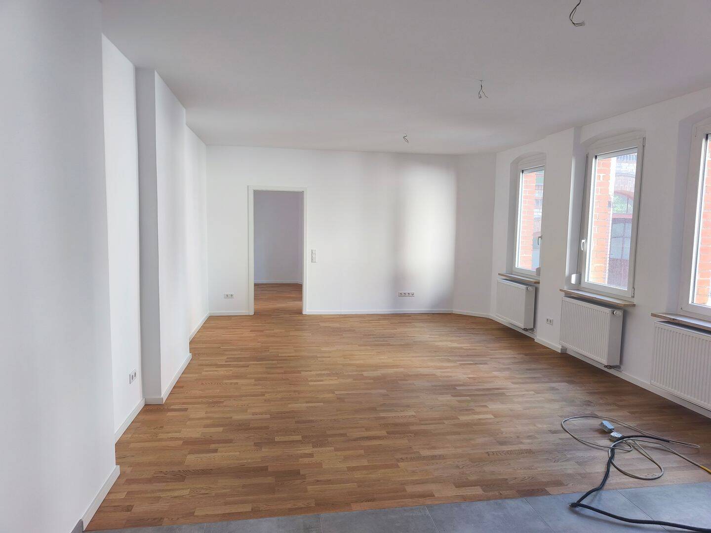 Komplett renovierte und zentral gelegene 2,5-Zimmer-Erdgeschosswohnung in Fürth nahe Hauptbahnhof, 90763 Fürth (Südstadt Weikershof)