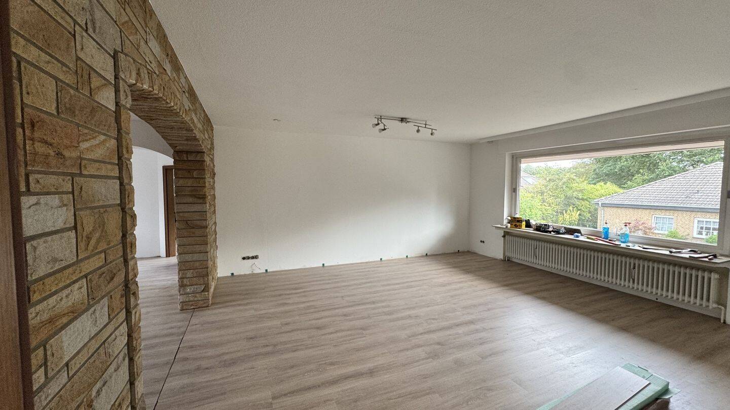 Großzügige 7-Zimmer-Obergeschosswohnung mit Dachterrasse und Garage in Bramsche, 49565 Bramsche