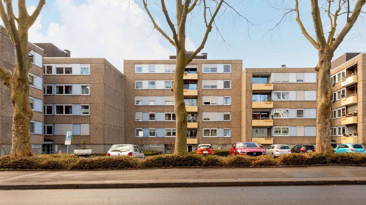 Teilmöblierte ruhige 3 Zimmer Wohnung mit Aufzug und eigenem PKW-Stellplatz, 44379 Dortmund