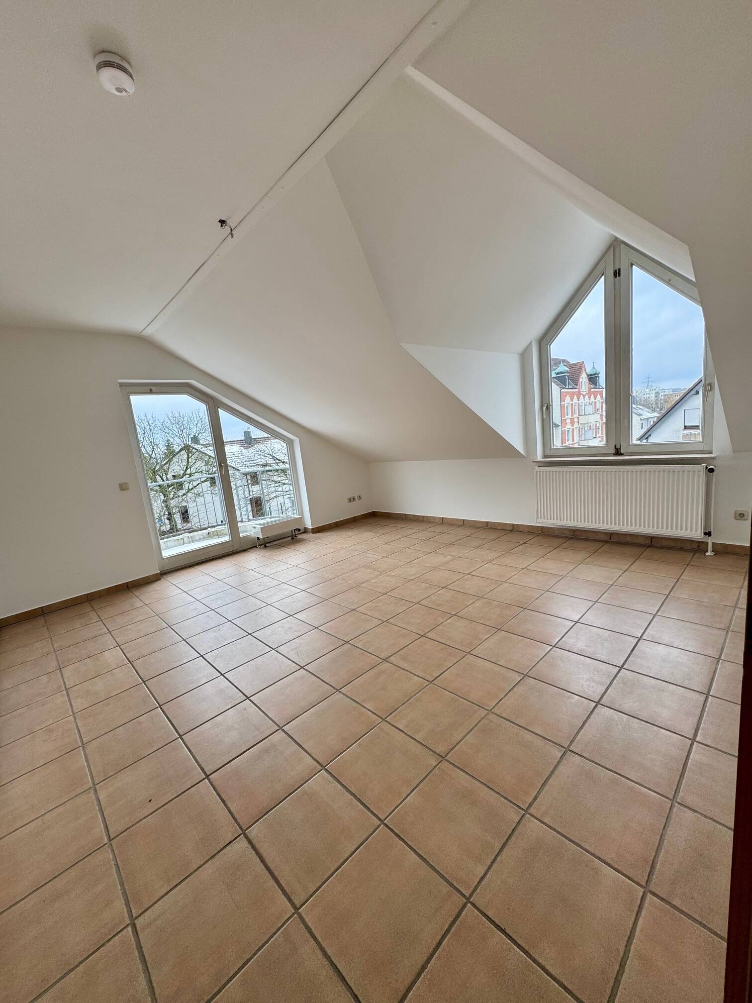 Wunderschöne Dachgeschosswohnung in Privathaus, 58455 Witten