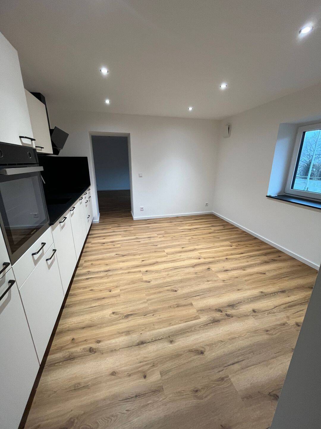 Helle 2,5-Zimmer-Wohnung, saniert mit Einbauküche & Tageslichtbad, 54332 Wasserliesch