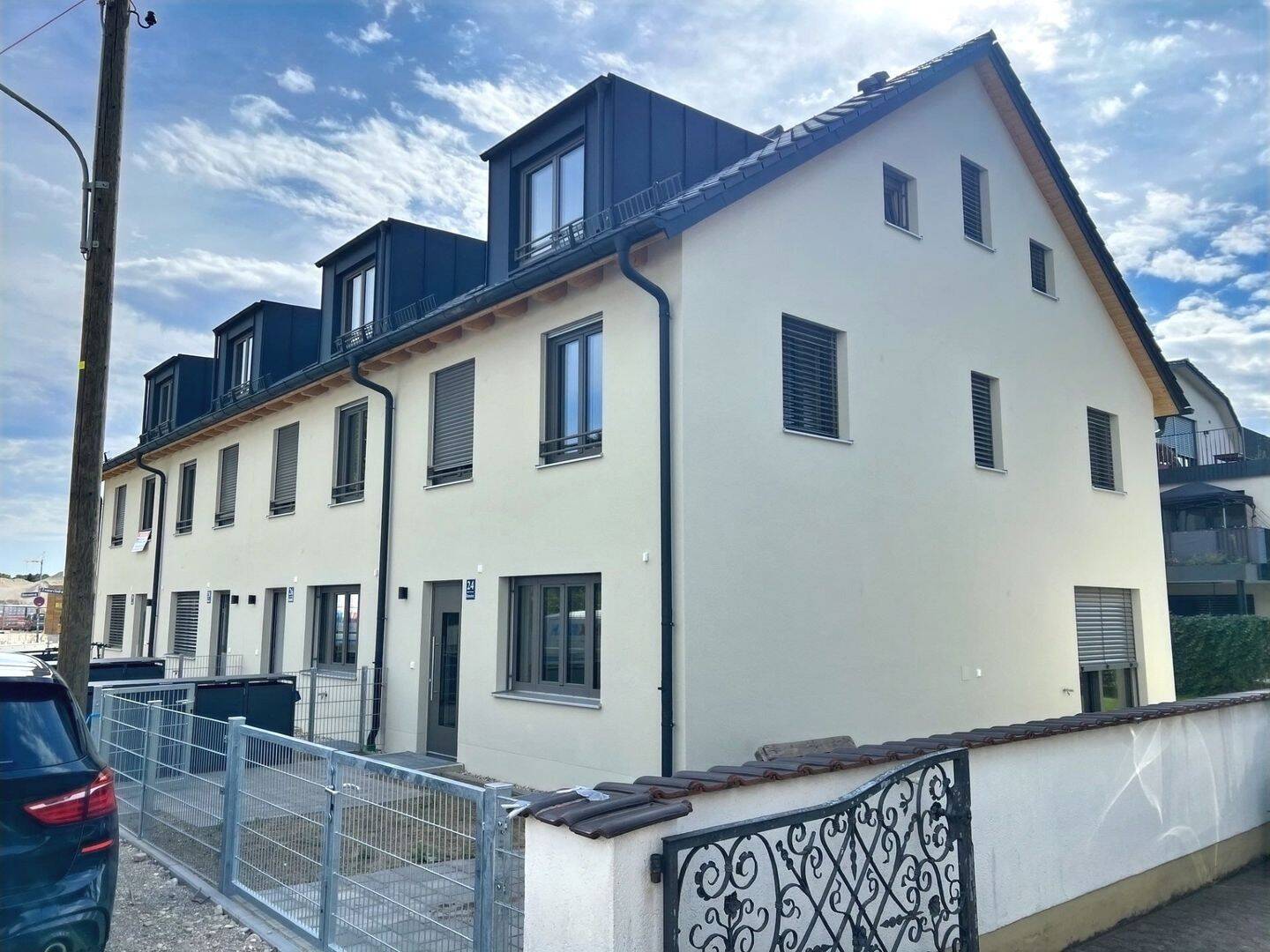 Neues Reihenmittelhaus in zentraler Lage von München Allach, 80999 München (Allach-Untermenzing)