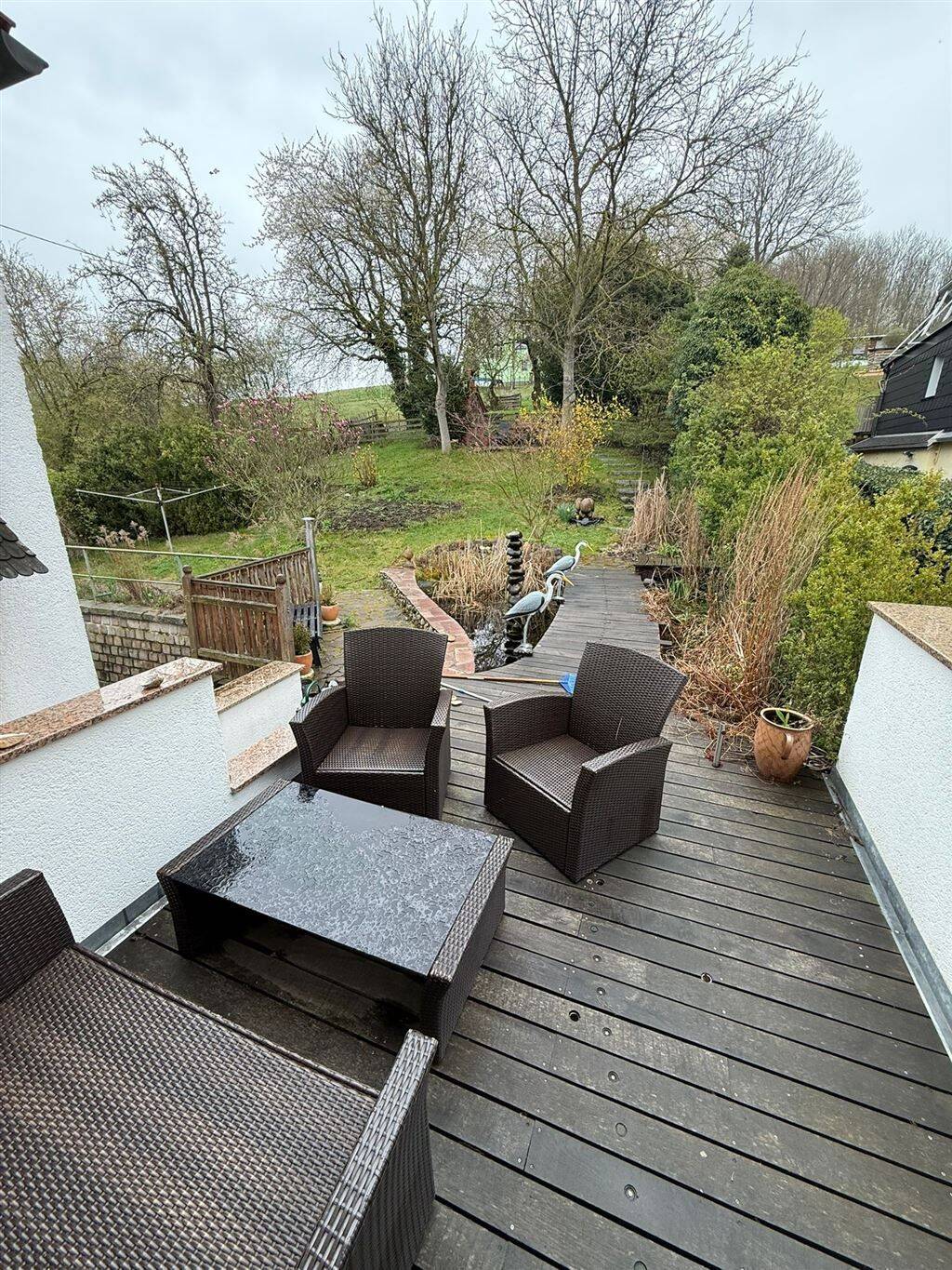 4-Zi. mit Laminat, Küchenofen, Terrasse, Kachelofen und offener Küche in zentraler Lage!, 8393 Meerane