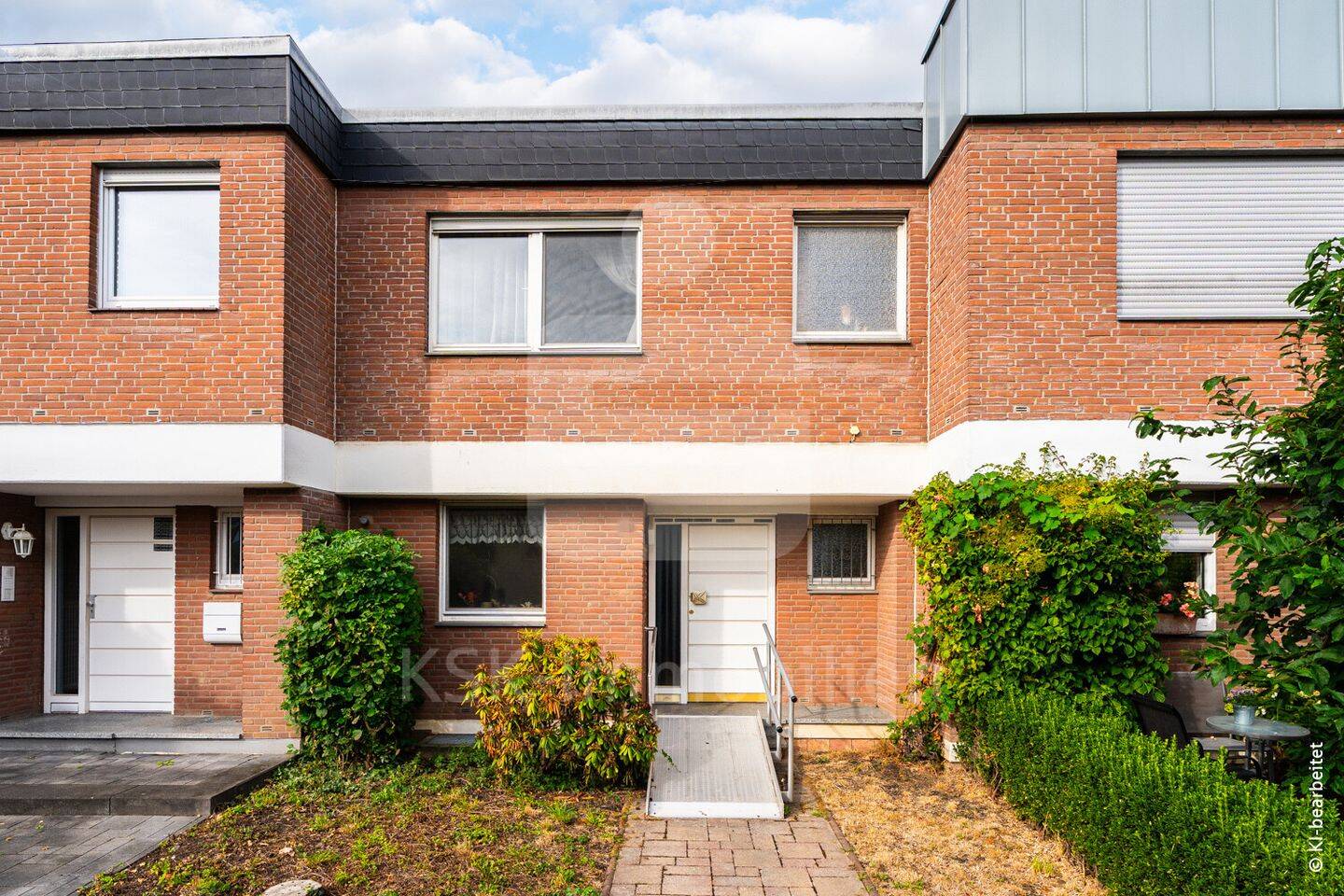 Familienfreundliches Reihenhaus mit Garten, Garage und Gestaltungspotenzial in Erftstadt-Liblar, 50374 Erftstadt