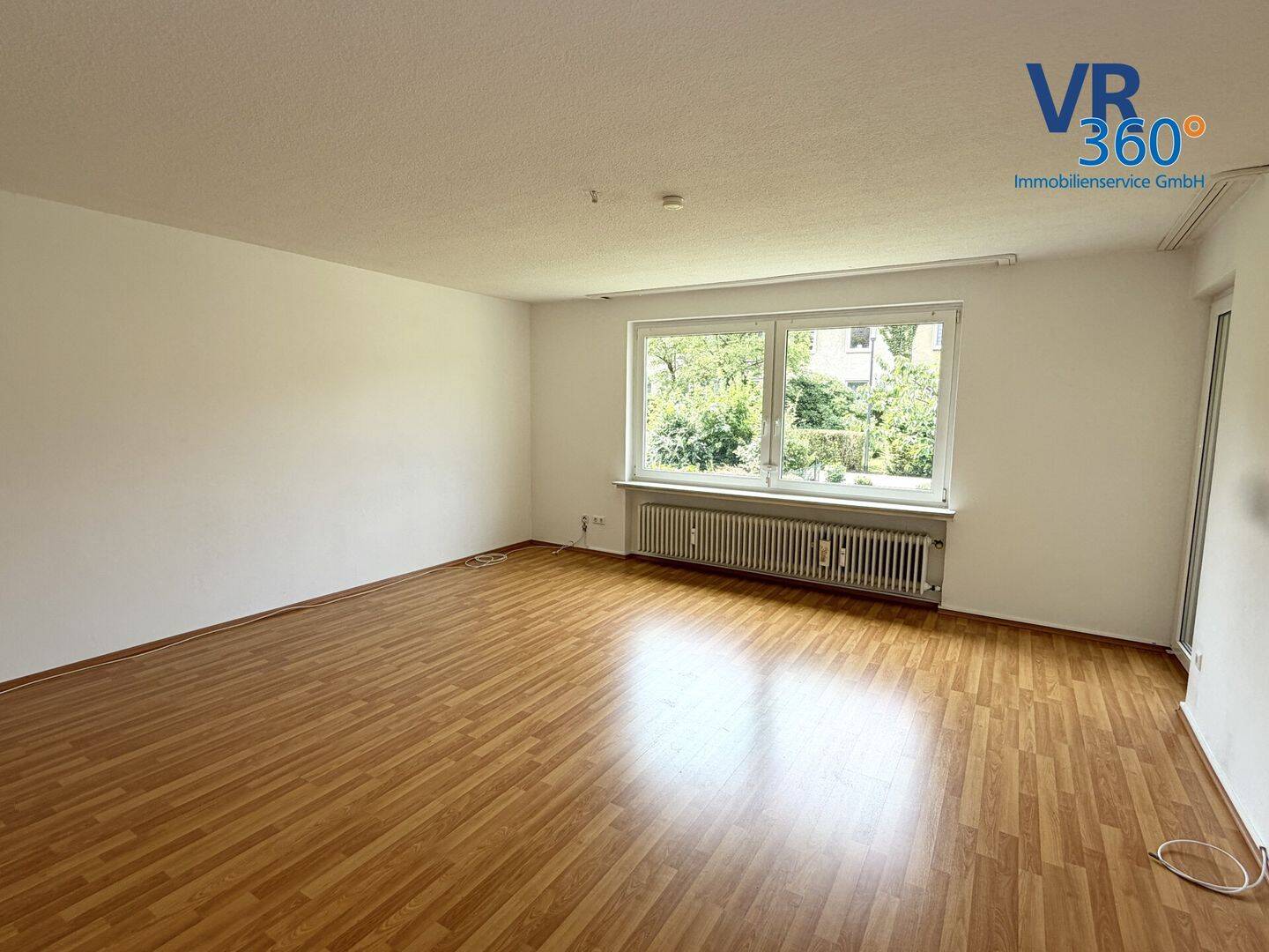 gepflegte 3 Zimmer Wohnung mit Gäste-WC Balkon und Stellplatz, 29525 Uelzen