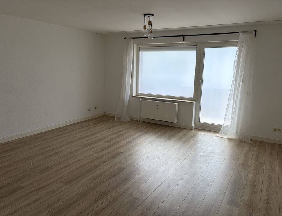 Modernisierte Wohnung in Köln mit Balkon!, 51143 Köln (Porz Langel Zündorf)