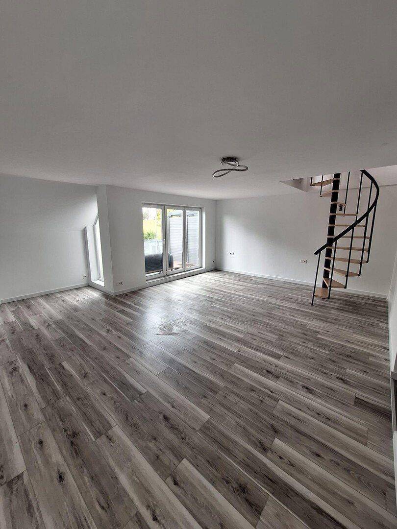 Frisch renovierte Maisonette mit Balkon, Stellplatz & großem Keller – provisionsfrei, 71691 Freiberg am Neckar