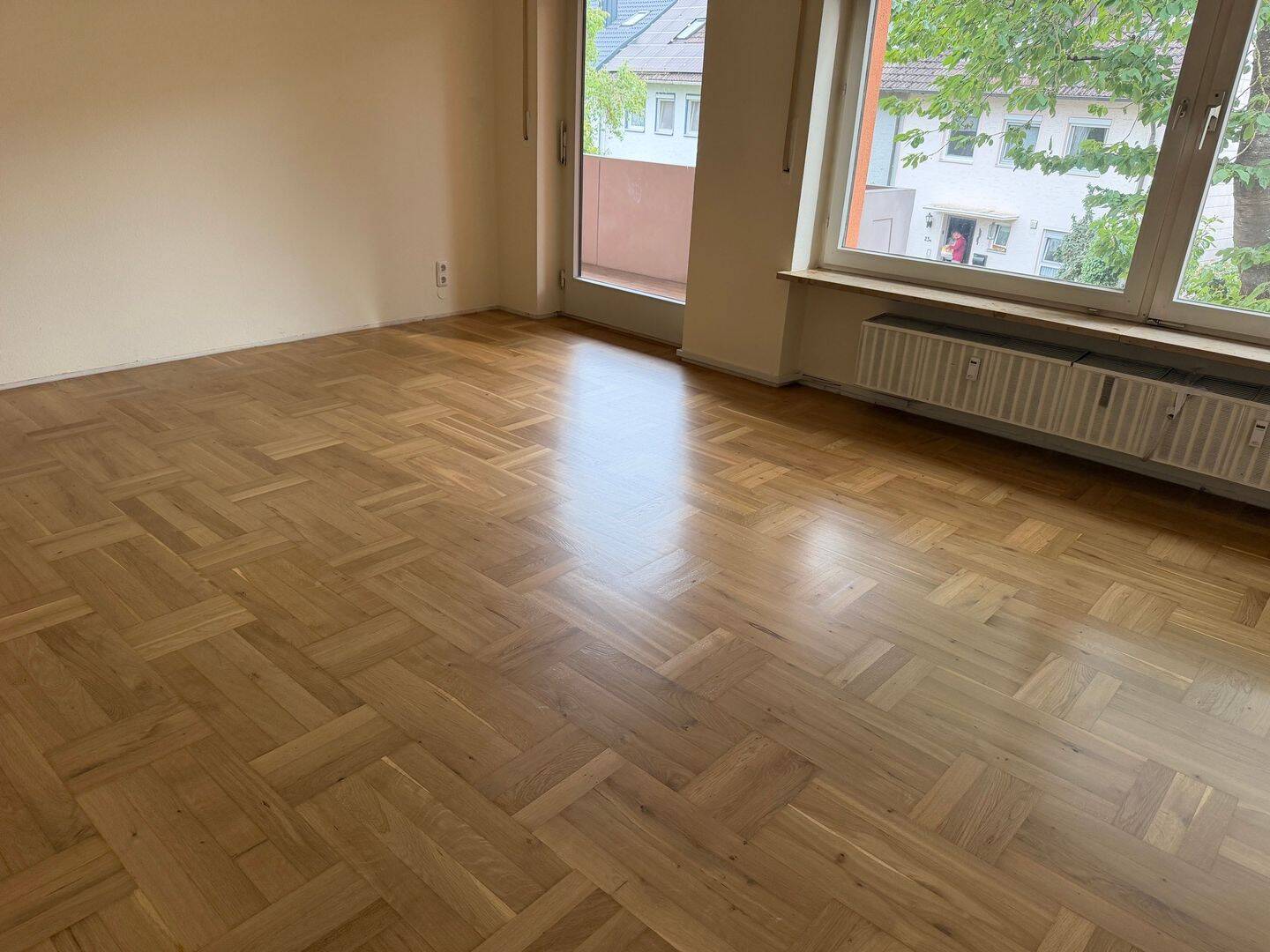 Schöne helle renovierte 3 Zim. Wohnung im 1. OG mit Balkon eines 6 Parteienhauses in Rothenburg zu vermieten!, 91541 Rothenburg ob der Tauber