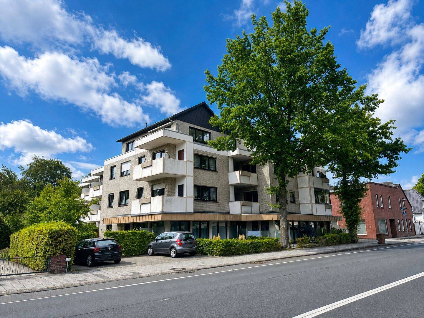 Kernsanierte Dachgeschoss- Wohnung mit Südwest- Balkon und ausgebautem Spitzboden im Zentrum von Bad Zwischenahn/ Zentrum, 26160 Bad Zwischenahn