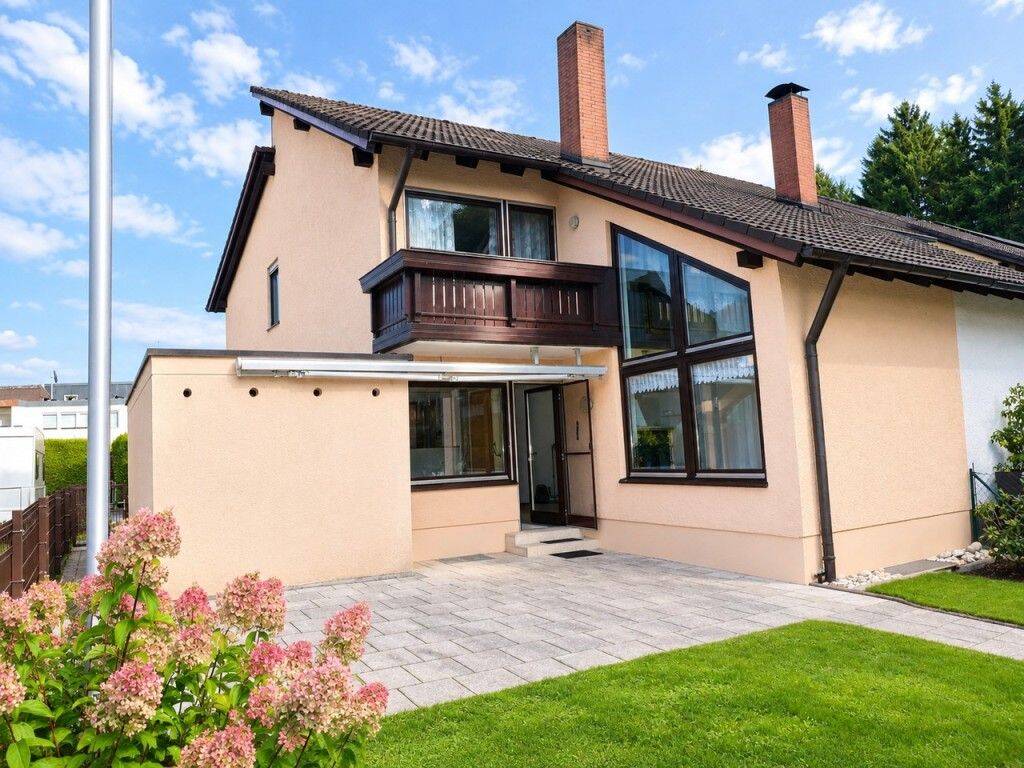 Top-Lage am Waldrand! Gepflegte DHH mit großem Garten in Weiden-West, 92637 Weiden i.d. OPf. (Weiden)