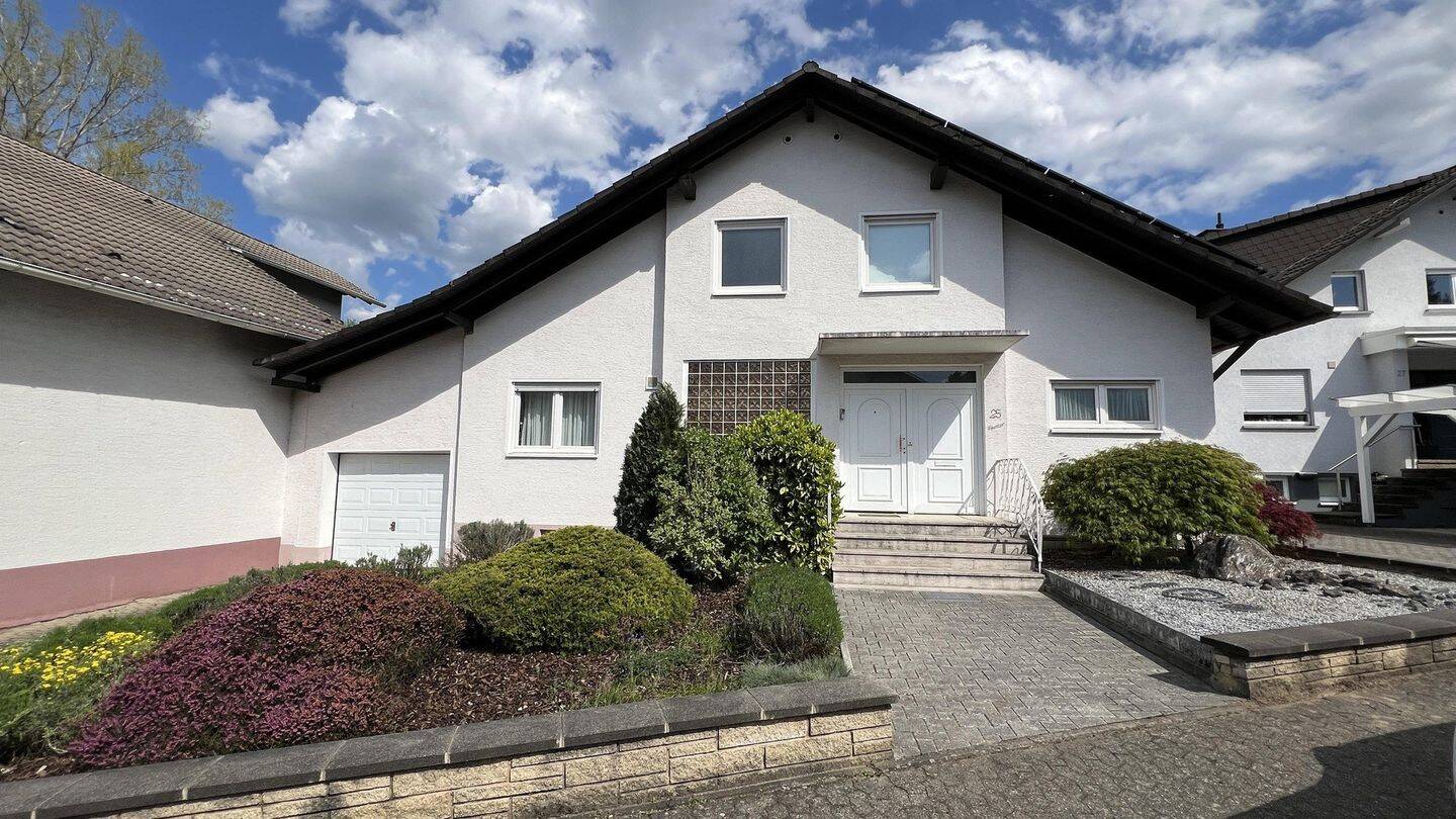 1,5 stöckiges Einfamilienhaus mit Garage in Malsch, 76316 Malsch