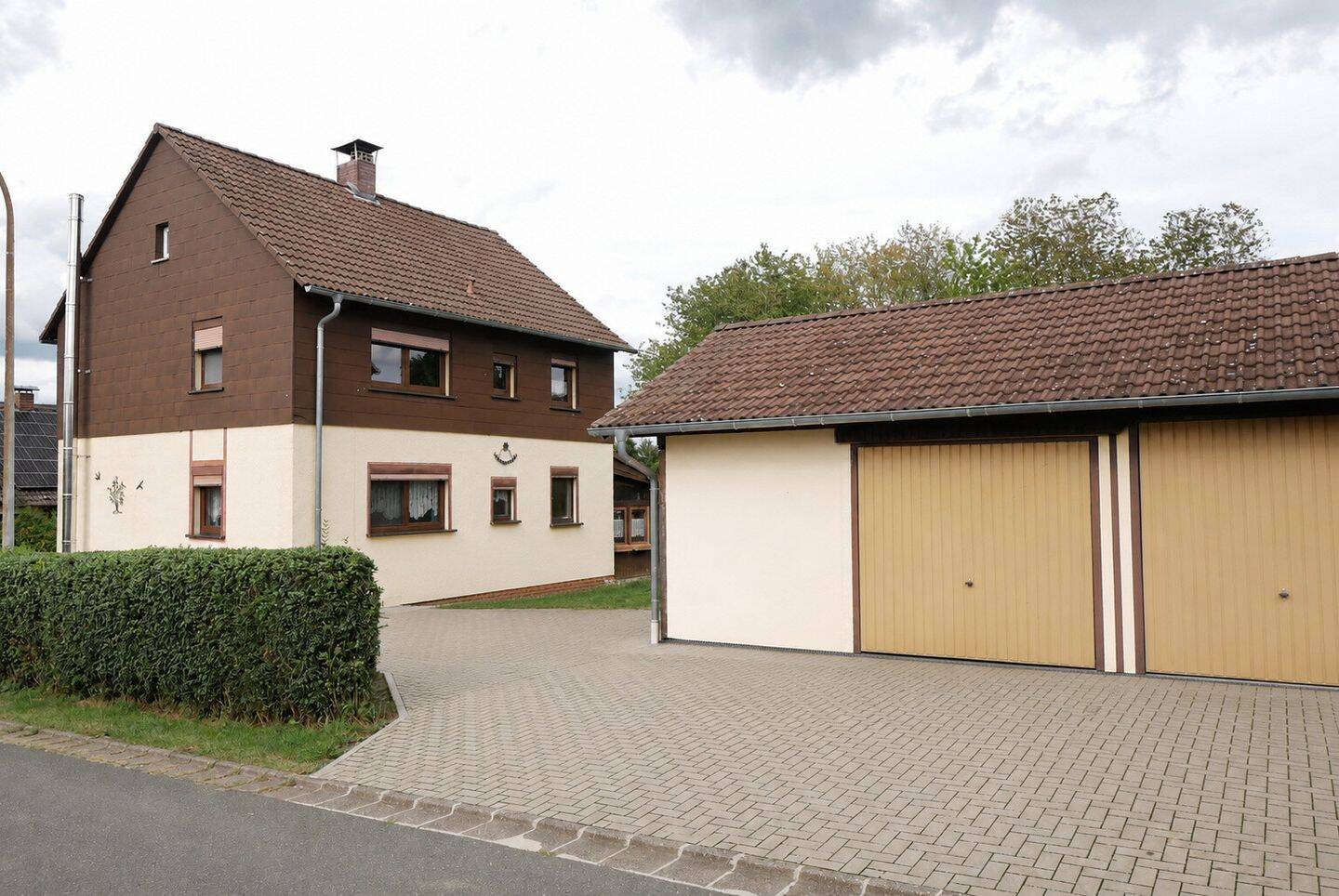 Teilrenoviertes Wohnhaus mit Potential auf dem Land!, 96476 Bad Rodach