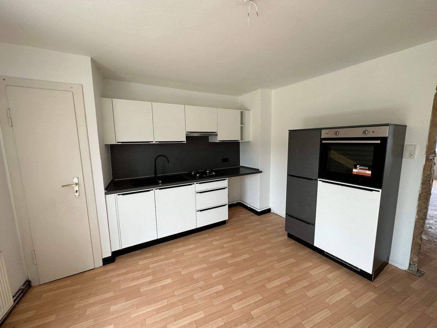 Frei ab 01.11.2026 – Trier-Nahzentrum – 2-Zimmerwohnung mit Balkon und Einbauküche / 3. Obergeschoss / ohne Aufzug, 54290 Trier (Innenstadt Trier-Süd)