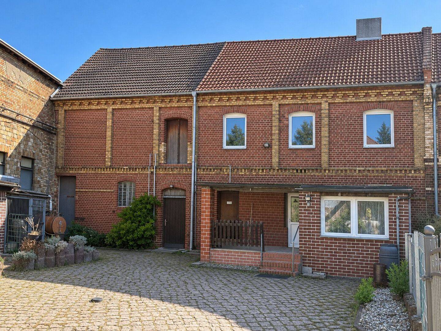 Viel Platz | plus Ausbaureserve, 6794 Sandersdorf-Brehna
