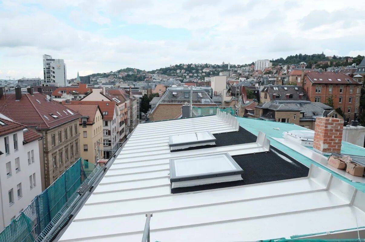 Heusteig DG – 2,5 Zimmer – Teilmöbliliert, 70180 Stuttgart (Mitte Süd)