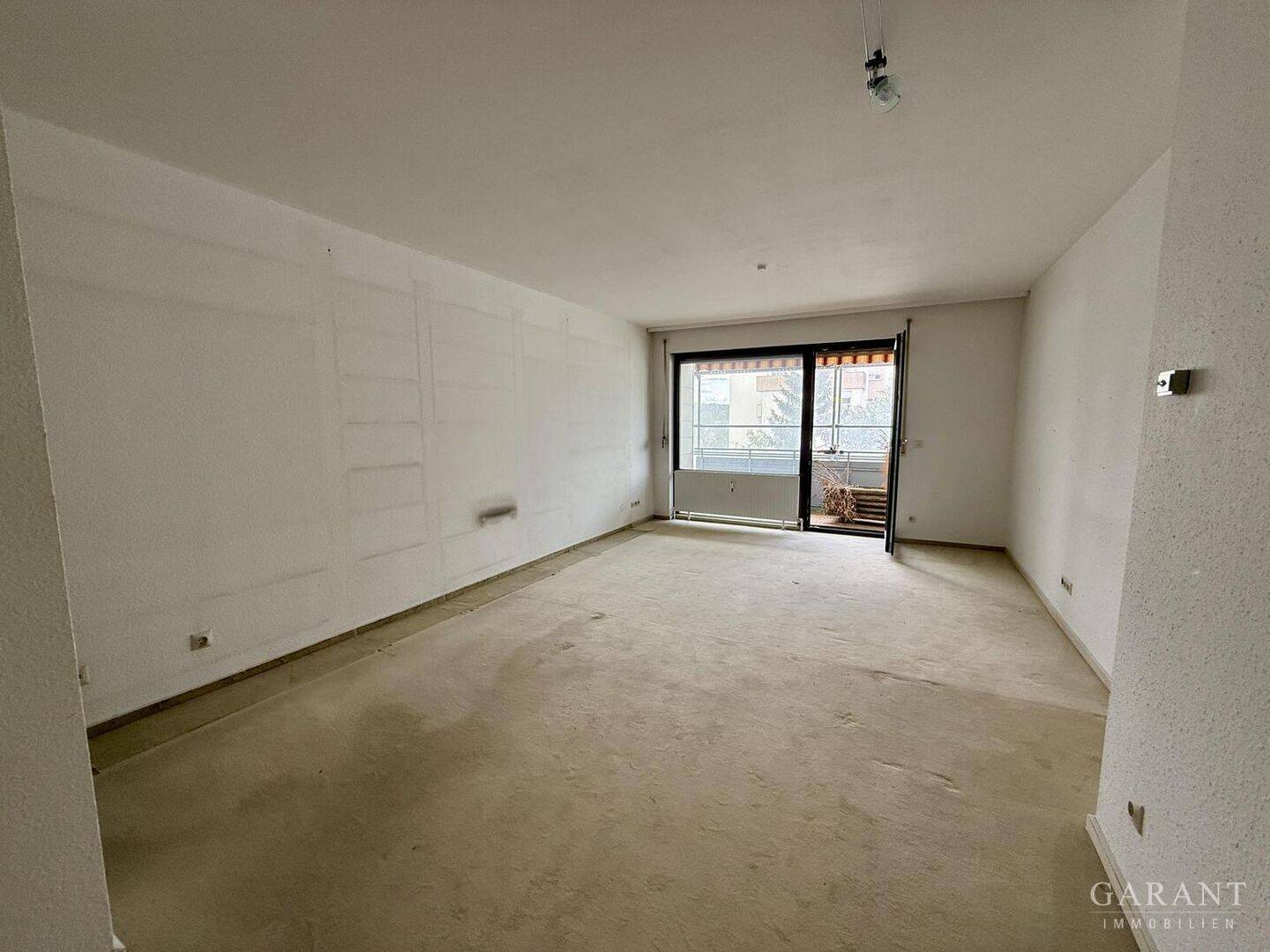 Wohnen mit außergewöhnlichem Freiraum – großzügige Wohnung mit über 80 qm Dachterrasse!, 71229 Leonberg